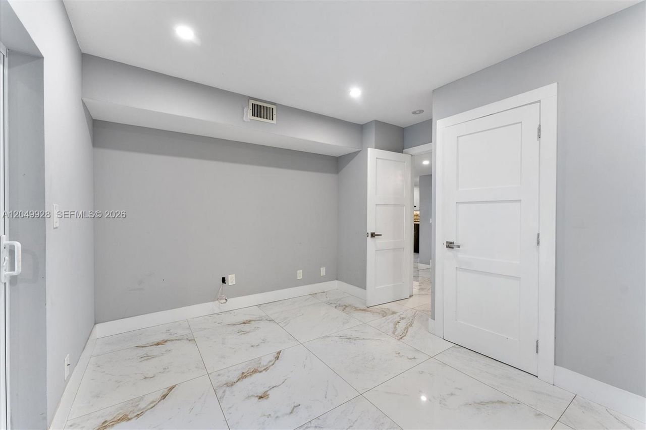 2055 NW 9th St, Delray Beach, FL 33445 Photo