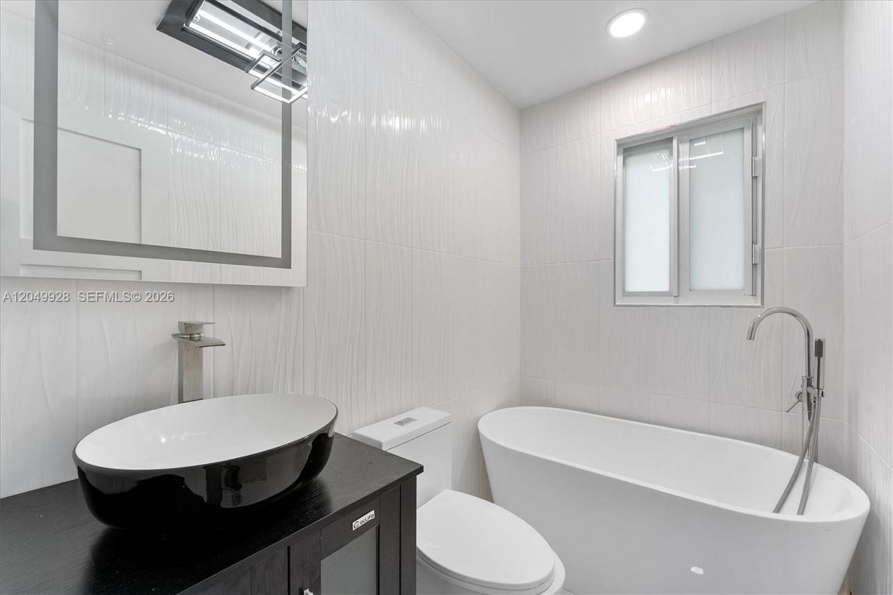 2055 NW 9th St, Delray Beach, FL 33445 Photo
