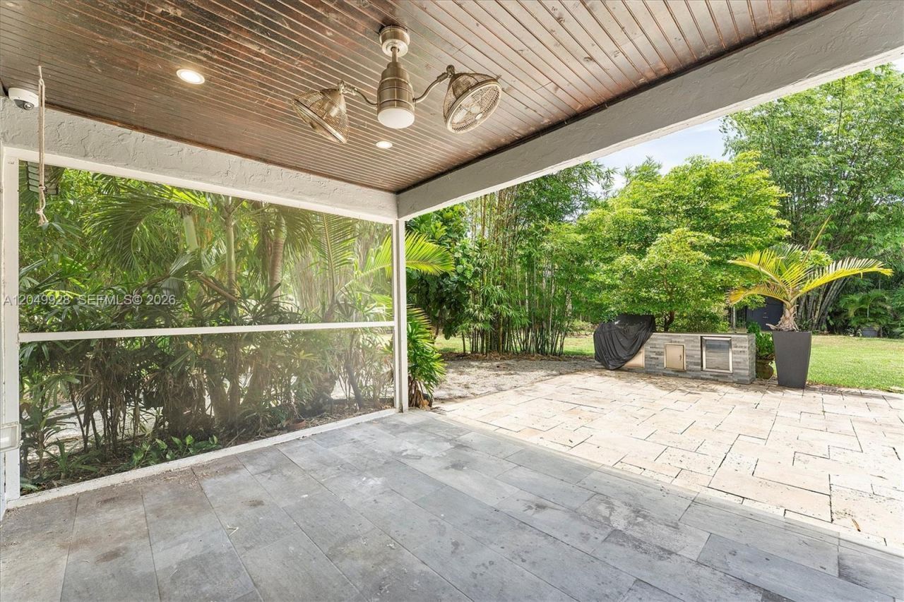 2055 NW 9th St, Delray Beach, FL 33445 Photo