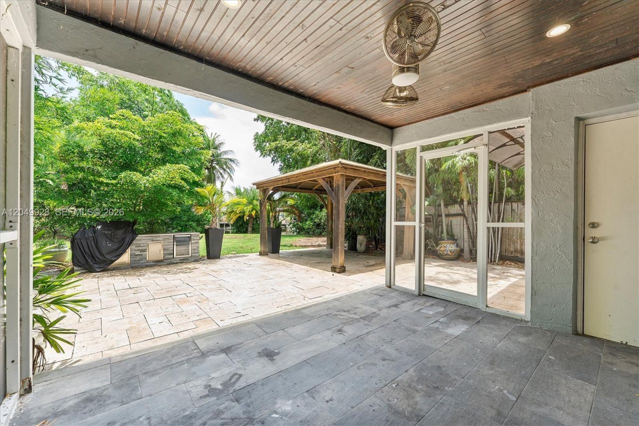 2055 NW 9th St, Delray Beach, FL 33445 Photo