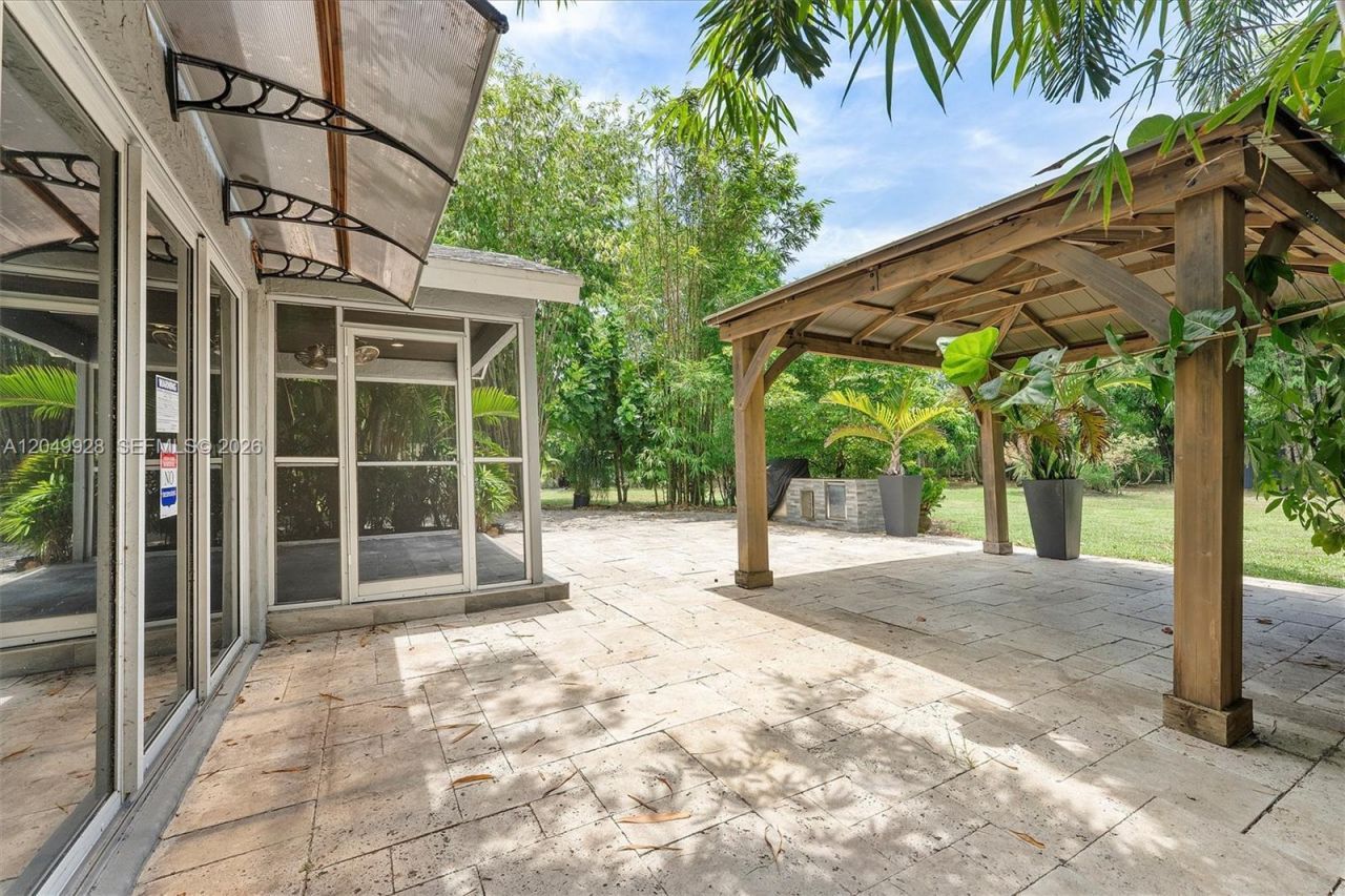 2055 NW 9th St, Delray Beach, FL 33445 Photo