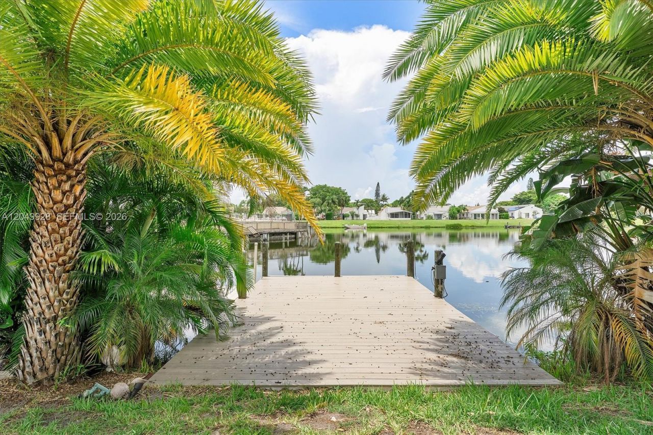 2055 NW 9th St, Delray Beach, FL 33445 Photo