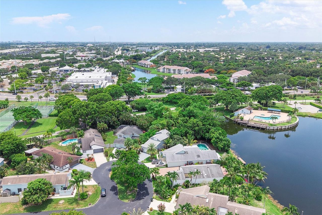 2055 NW 9th St, Delray Beach, FL 33445 Photo