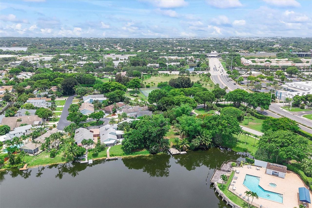 2055 NW 9th St, Delray Beach, FL 33445 Photo