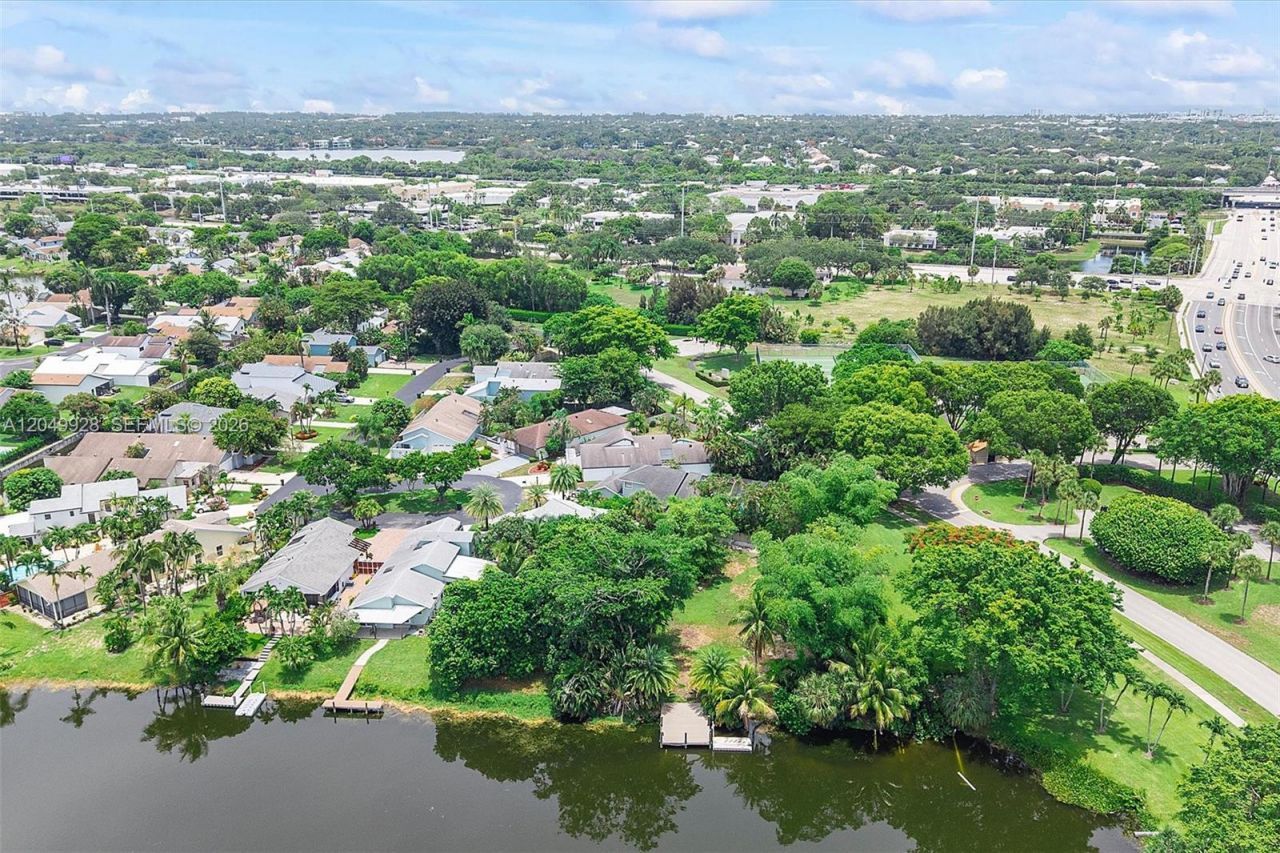 2055 NW 9th St, Delray Beach, FL 33445 Photo