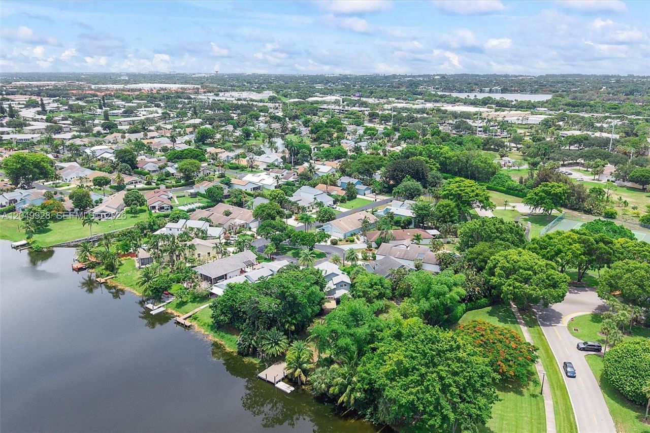 2055 NW 9th St, Delray Beach, FL 33445 Photo