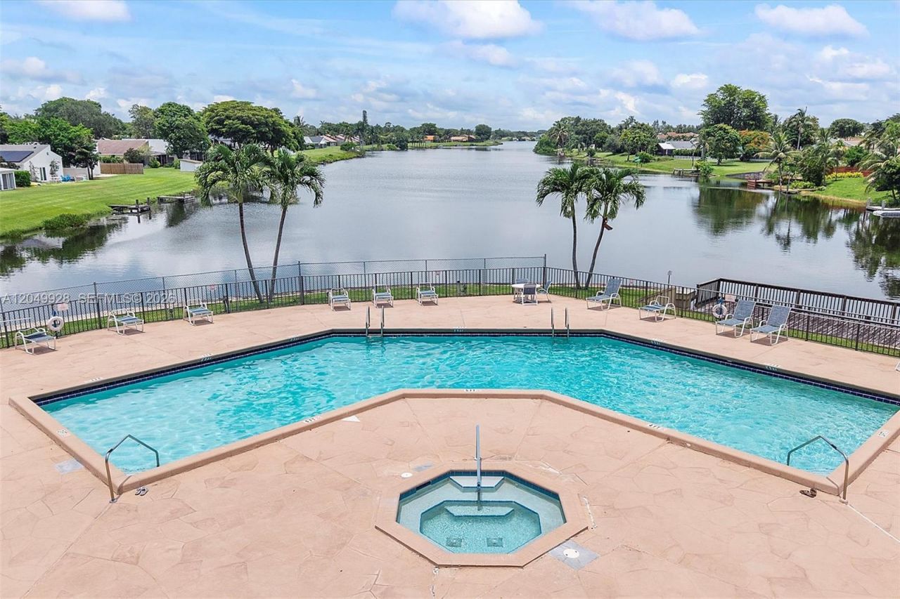 2055 NW 9th St, Delray Beach, FL 33445 Photo