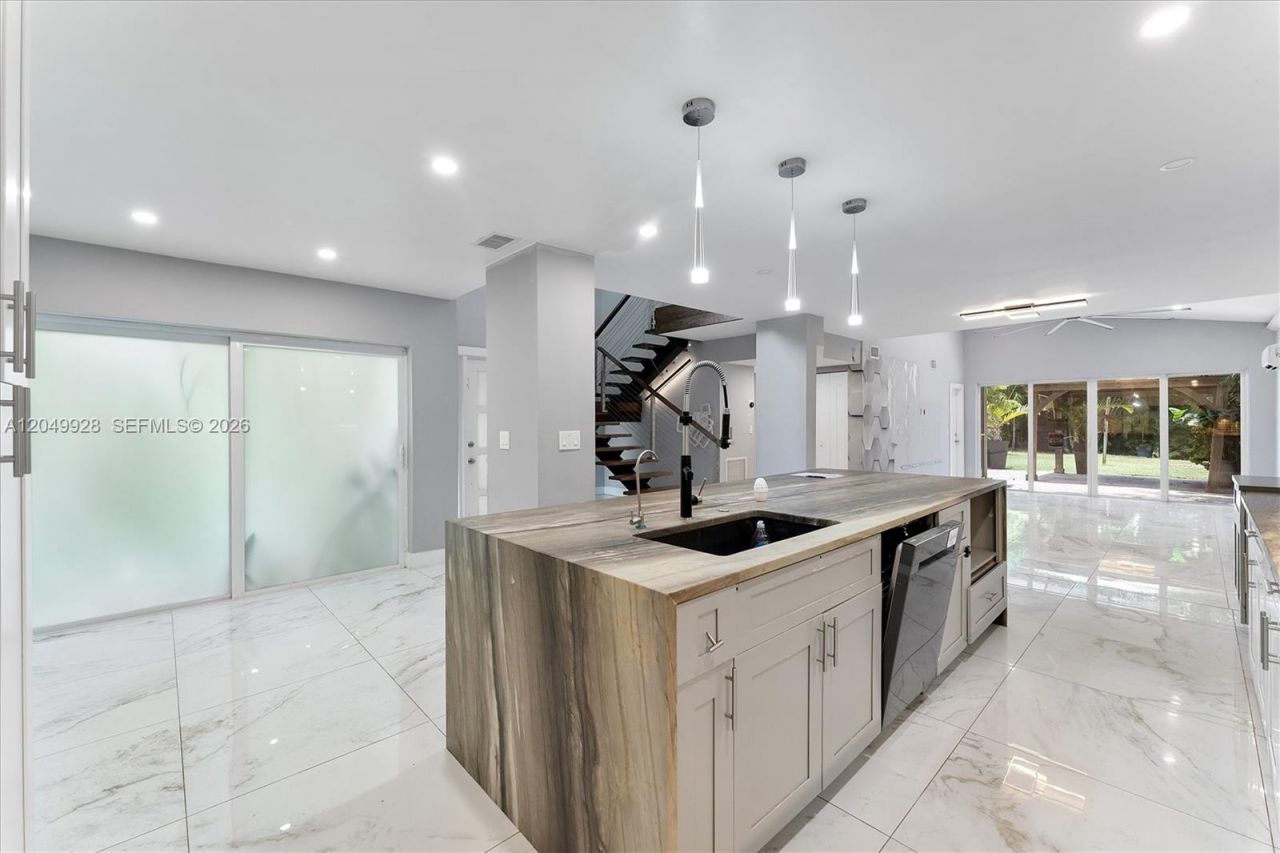 2055 NW 9th St, Delray Beach, FL 33445 Photo
