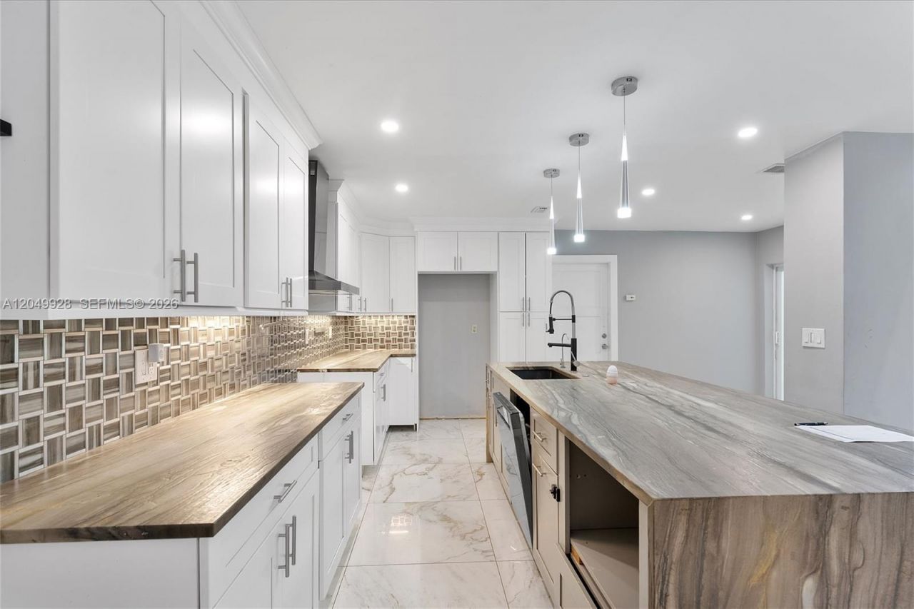 2055 NW 9th St, Delray Beach, FL 33445 Photo