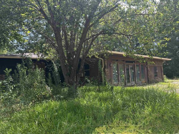 1306 SW Avenue Avenue, El Dorado, AR 71730