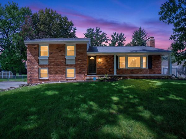 2000 Cascade Drive, Jackson, MI 49203