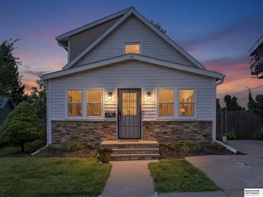 6310 Wirt Street, Omaha, NE 68104