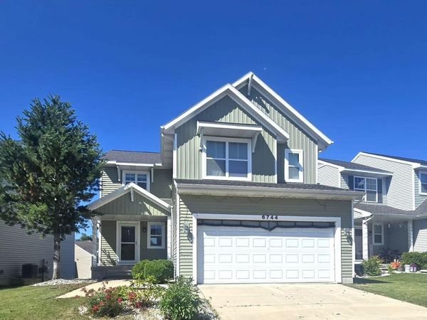 6744 Castleton Drive, Grand Ledge, MI 48837