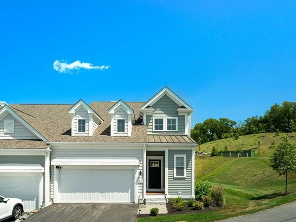 22 Archer Dr, Unit 22, Woburn, MA 01801