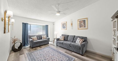 39 Del Vista Cir, Sacramento, CA 95823 Photo