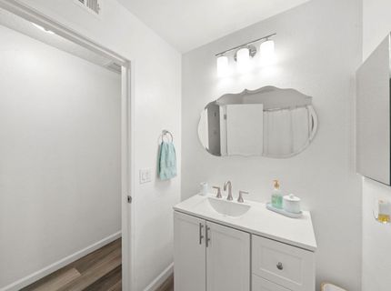 39 Del Vista Cir, Sacramento, CA 95823 Photo