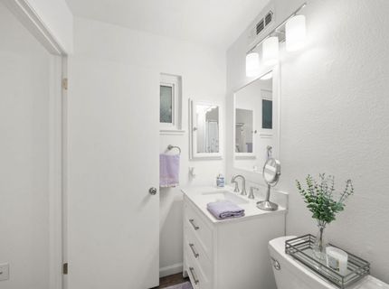 39 Del Vista Cir, Sacramento, CA 95823 Photo
