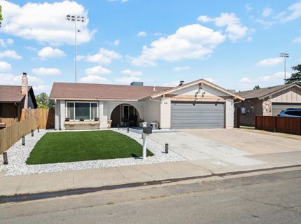 39 Del Vista Cir, Sacramento, CA 95823 Photo