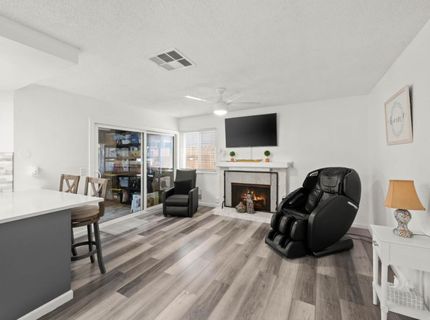 39 Del Vista Cir, Sacramento, CA 95823 Photo