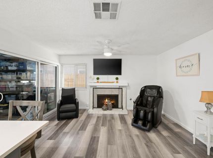 39 Del Vista Cir, Sacramento, CA 95823 Photo