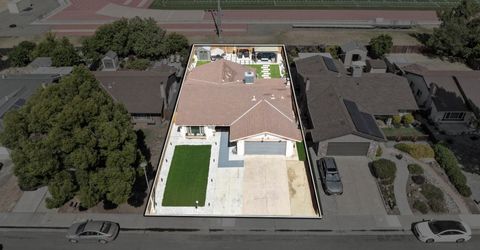 39 Del Vista Cir, Sacramento, CA 95823 Photo