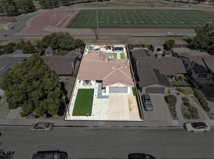 39 Del Vista Cir, Sacramento, CA 95823 Photo