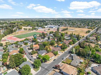 39 Del Vista Cir, Sacramento, CA 95823 Photo