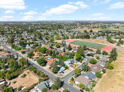 39 Del Vista Cir, Sacramento, CA 95823 Photo