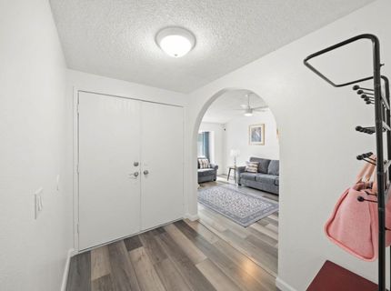 39 Del Vista Cir, Sacramento, CA 95823 Photo