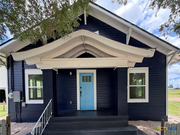 106 N Pear Street , Rockdale, TX 76567