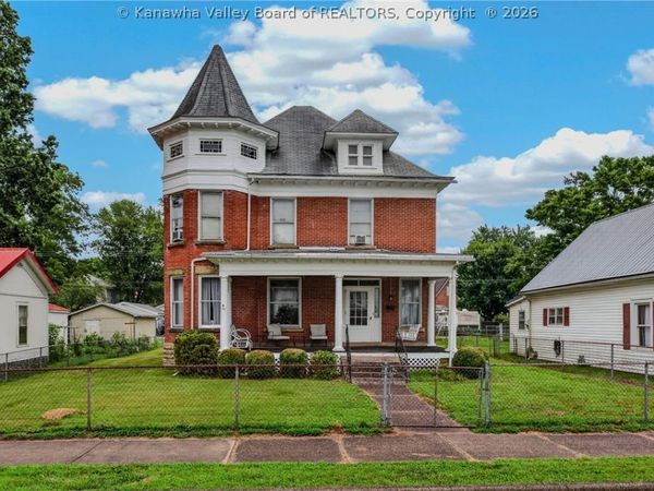 107 Henry Street, Ravenswood, WV 26164