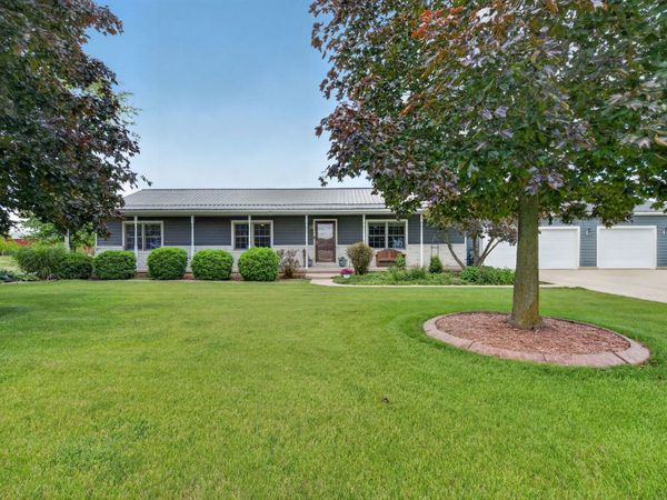 3365 N School Drive , Morris, IL 60450