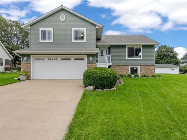 104 Kleopfer Avenue , Riverside, IA 52327