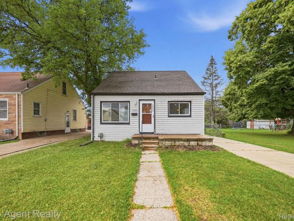 28553 Pinehurst Street, Roseville, Mi 48066