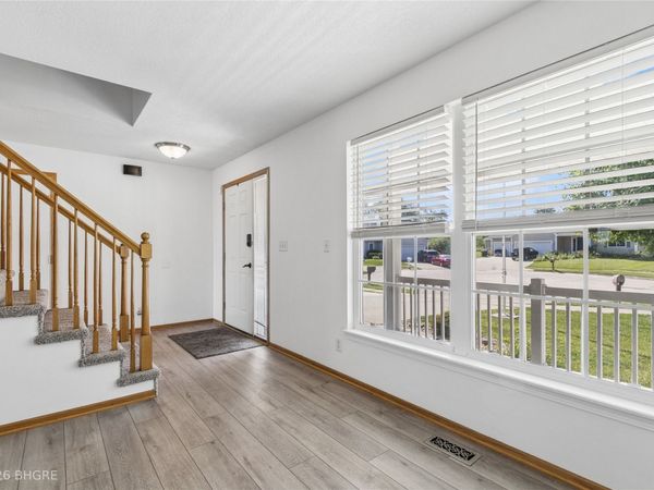 2726 Fayrdale Drive, Des Moines, IA 50320