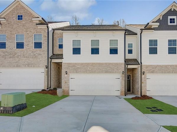 843 Eagle Avenue , Riverdale, GA 30296