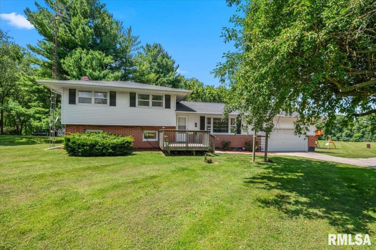 1277 S Wake Road, New Berlin, IL 62670 Main Photo