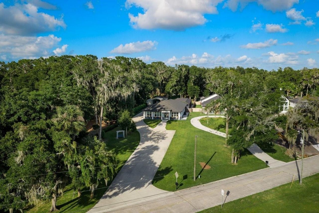 590 Lake Winnemissett Drive, Deland, FL 32724 Photo