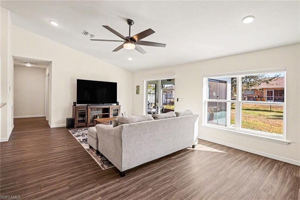 318 NW 4th St , Cape Coral, FL 33993 Photo