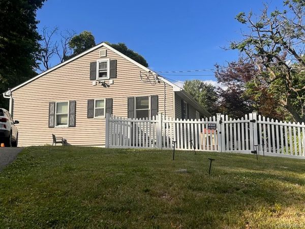 16 Clove Road , Unit 1, Salisbury Mills, NY 12577