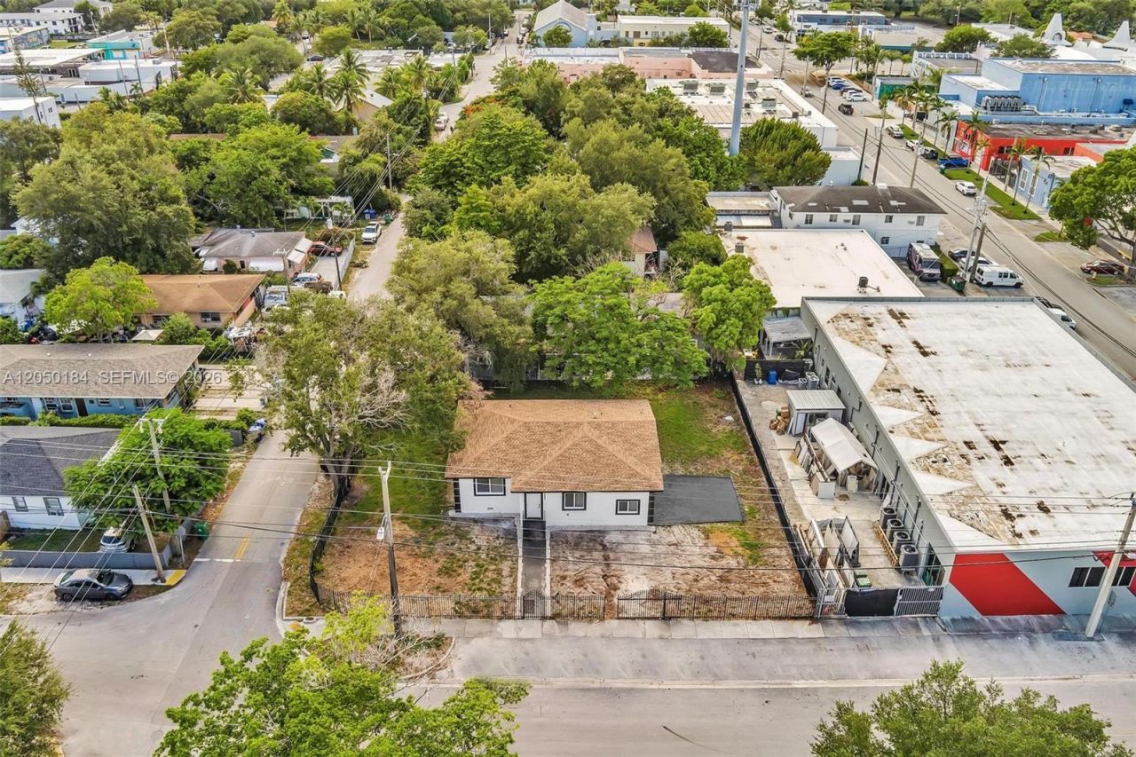 5850 NE 3rd Ave , Unit 1, Miami, FL 33137 Photo