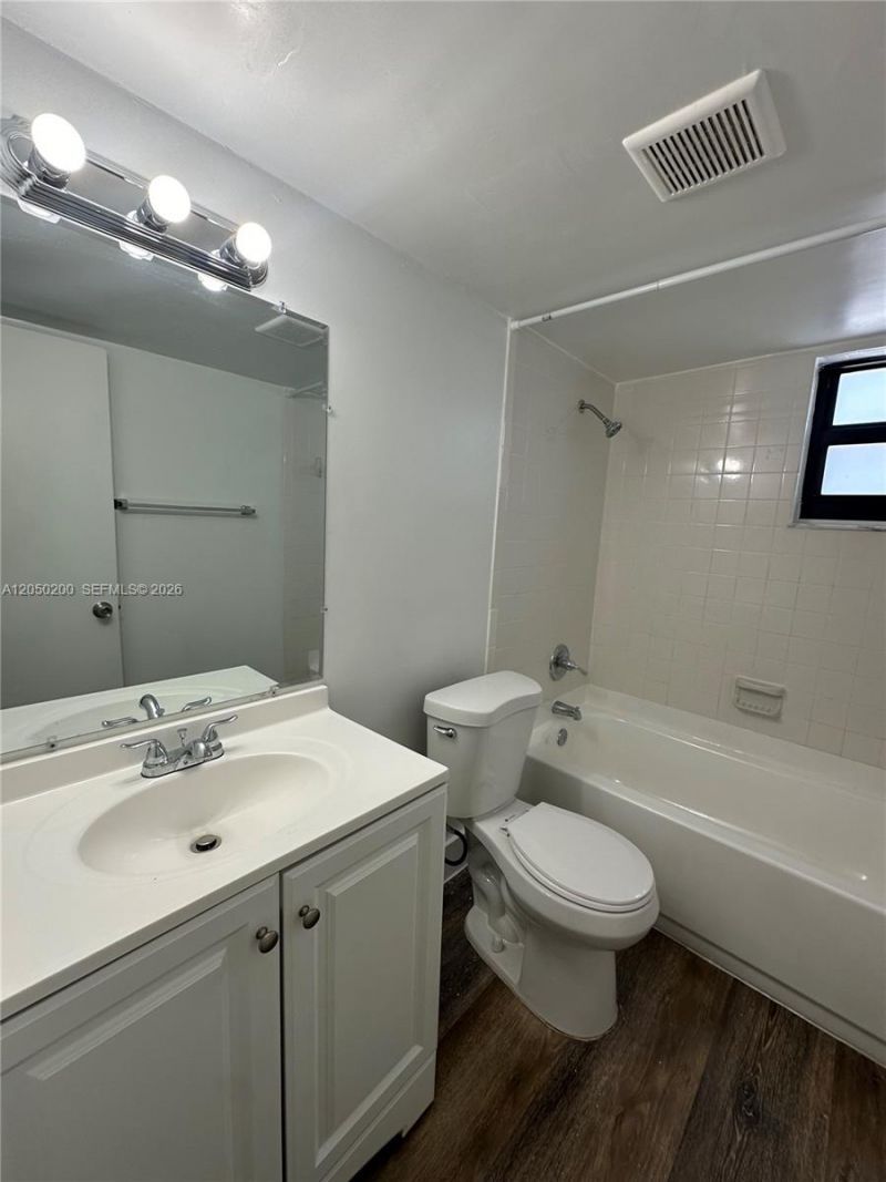 529 SW 4th St , Unit 301, Miami, FL 33130 Photo