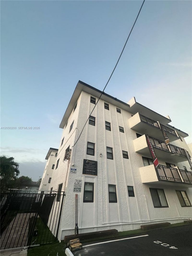 529 SW 4th St , Unit 301, Miami, FL 33130 Photo