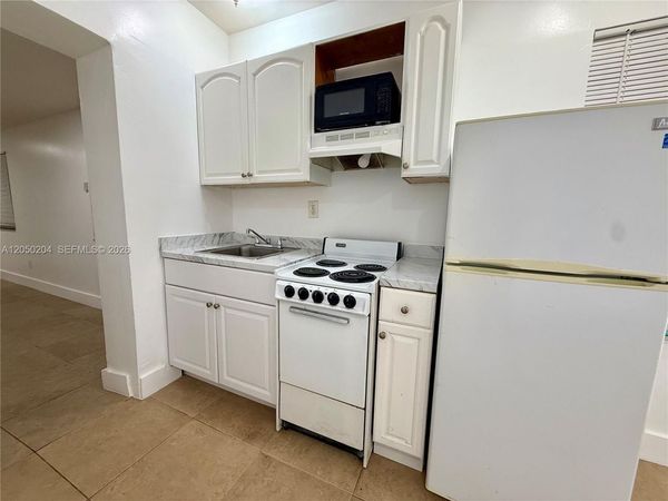 427 NE 62nd St , Unit 14, Miami, FL 33138
