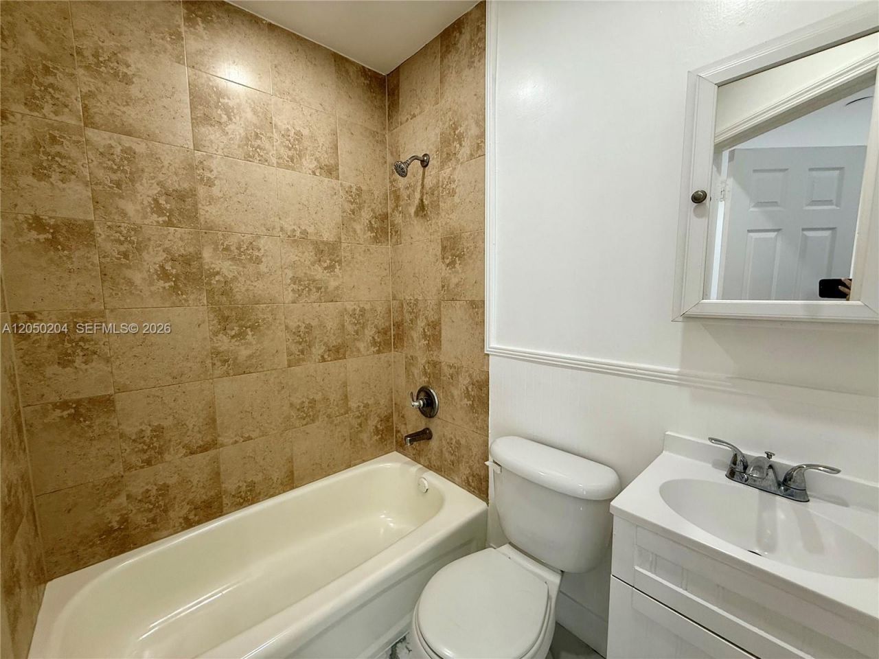 427 NE 62nd St, Unit 14, Miami, FL 33138 Photo