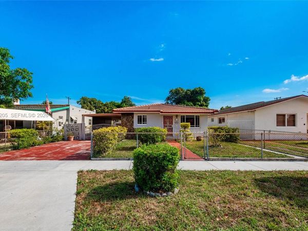 271 E 17th St , Hialeah, FL 33010