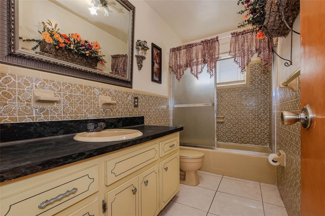 271 E 17th St , Hialeah, FL 33010 Photo