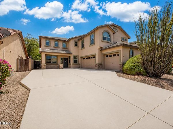 81 W CASTLE ROCK Road, San Tan Valley, AZ 85143