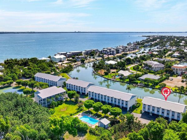 1250 Tennisplace Ct, Unit E-22, Sanibel, FL 33957