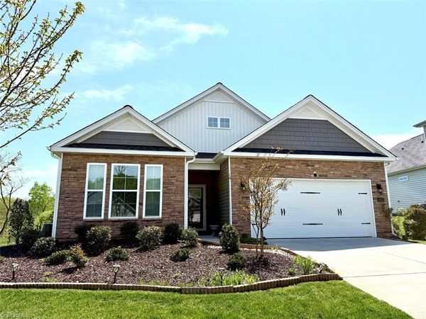 4415 Sapphire Court , Clemmons, NC 27012